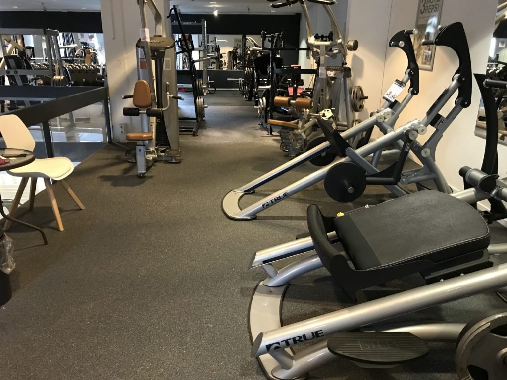 Quarzkiesboden Fitnessstudio